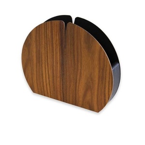 Caja de pañuelos de madera de estilo moderno con acabado natural y forma personalizada para decoración de centros de mesa. - Product Image 5