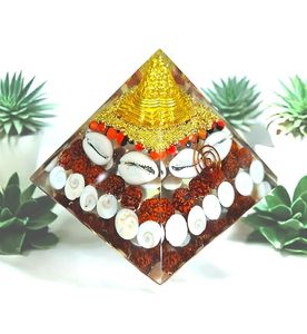 Kim tự tháp năng lượng orgone với tinh thể tự nhiên-Kim tự tháp tinh thần orgone laxmi-shree yantra với các vật phẩm <span class=keywords><strong>rudraksha</strong></span> & vastu - Product Image 3