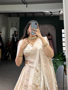 Heavy Top Quality Wedding Wear Shimmer con espejo y cuentas Work Lehenga Choli Fabricante de Surat - Product Image 6