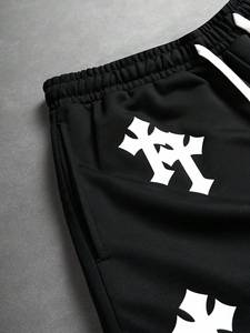 Pantalones cortos de cintura con cordón y estampado cruzado informales personalizados para hombre, gráfico de verano para la espalda, elementos esenciales para la escuela, Parte delantera bordada de poliéster medio - Product Image 4