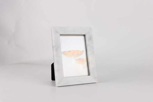 Cadre photo moderne en os incrusté fait à la main, taille et couleur personnalisables, présentoir de table, ajoute une touche de luxe, Crescent Crafts - Product Image 4