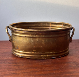 Jardinière élégante en laiton tendance avec un ton riche, conçue pour les maisons classiques modernes, les décorations de mariage historiques ou à offrir en cadeau - Product Image 2