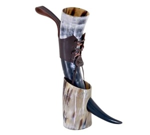 Jarra Vikinga de Cuerno de Primera Calidad con Soporte de Madera, Jarra Artesanal Nórdica para Cerveza y Vino, Decoración para Bar, Bodas y Fiestas - Product Image 5