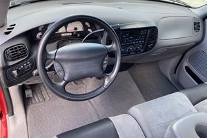 FORD F-150 SVT LIGHTNING 1999 USADO, Volante a la Izquierda/Derecha - Product Image 4