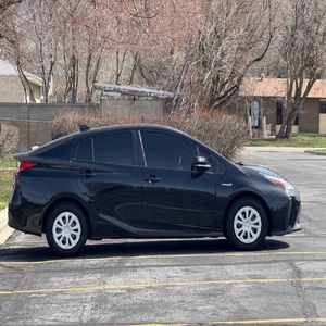 EXCELLENT ÉTAT Toyota Prius LE 2022 - Product Image 2