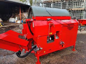 Livraison gratuite Hakki Pilke 43 Pro, processeur de bois professionnel, capacité de 15 tonnes de bûches de 430 mm, PTO / 15 kW, convoyeur hydraulique électrique - Product Image 3