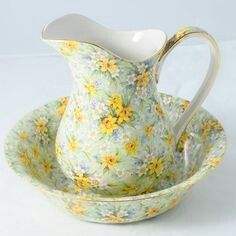 เหยือกน้ำเรซินโพลีเอสเตอร์พร้อมลวดลายหมุนสำหรับห้องครัวของขวัญคริสต์มาสดีไซน์คลาสสิก - Product Image 4