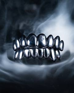 เครื่องประดับชั้นดี ฮิปฮอป กริลล์ฟัน ชุบทองแท้ เงินแท้ 925 หนักแน่น ทนทาน เหมาะสำหรับฟันแบบเจียรคมกริบ - Product Image 1