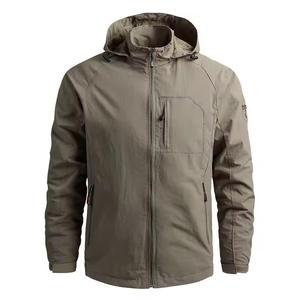 Veste coupe-vent en toile respirante légère pour hommes manteau imperméable pour les sports d'hiver pour la randonnée et le camping logo avant - Product Image 4