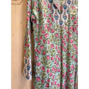 Vestido Floral de Verano ODM Tallas Grandes Tulip Garden 2 Transpirable Ligero Halter con Cremalleras Fruncido para Fiestas en la Playa y Atuendos Formales de Día XS - Product Image 3