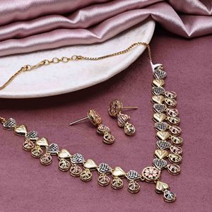 Vente en gros de bijoux indo-occidentaux en laiton tricolore Collier à chaîne en or trois tons à la mode Style orthodoxe Turquie-Style japonais - Product Image 2