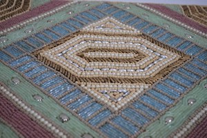 Mantel Individual de Lujo Hecho a Mano con Cuentas Antideslizante y Duradero de MS Handicraft - Product Image 5