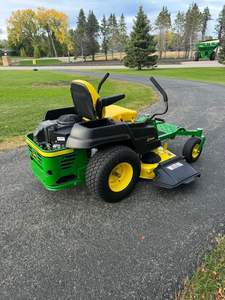 Compre el Tractor John Deere 2025R 4x4 de la Mejor Calidad, Tractor Industrial de 4 Tiempos con Motor Diésel, Cortadora de Césped Utilitaria con Ruedas, 4WD, Cargador Frontal, Disponible Ahora - Product Image 3