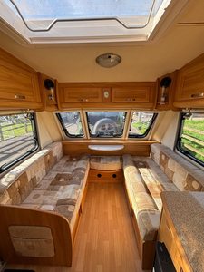 Remolque de Viaje Todoterreno Blanco 4x4, Ligero, Construcción de Aluminio y Acero para Campamentos y Viajes en RV - Product Image 5