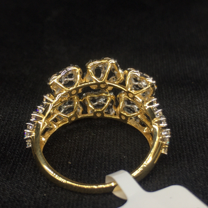 Bague en or 14 carats exquise avec diamant naturel et design floral de luxe pour des occasions de fête élégantes et des déclarations audacieuses - Product Image 3