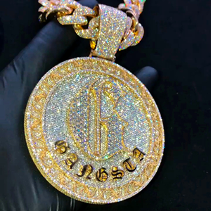 Colgante de Moneda Personalizado de Lujo con Nombre, Chapado en Oro, con Moissanita VVS1 de 28 Quilates, Joyería Hip Hop con Cadena Cubana - Product Image 2