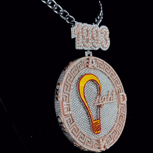 Colgante de Diamante Moissanite Personalizado de Moda, Diseñado con un Estilo Hip Hop Único, Joyería Elegante para los Amantes de la Moda - Product Image 3