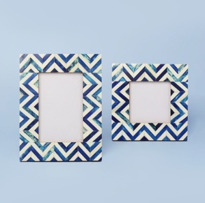 Moments raffinés avec un cadre photo en MDF magnifiquement conçu avec incrustation d'os Zig Zag pour une décoration intérieure moderne - Product Image 1