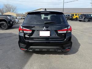 Mitsubishi Outlander Sport SE SUV 2023, 4.1-6L, essence atmosphérique, automatique, sièges en cuir, toit ouvrant, pneus R18 - Product Image 3