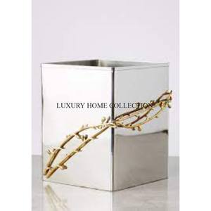 Compact and Sturdy <b>Metal</b> Waste <b>Bin</b> <b>with</b> a Rustproof Finished and Modern Aesthetics for Sophisticated Home Decor - Product Image 3