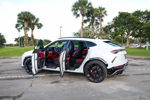 รถยนต์มือสองปี 2020 Urus พร้อมจัดส่งรวดเร็ว - Product Image 2