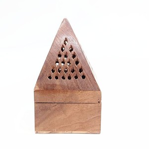 The Vintage Art Pirámide de madera Caja de incienso Soporte de fragancia Agarbati Dhoop para Pooja - Product Image 1