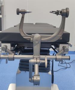 ตัวหนีบศีรษะแบบ 3 จุด ทำจากอลูมิเนียมอัลลอยด์ ยี่ห้อ Mayfield พร้อมที่พักศีรษะ สำหรับการผ่าตัดระบบประสาท ใช้กับโครงศีรษะ Mayfield สำหรับการผ่าตัดระบบประสาท - Product Image 2