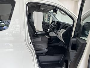 Toyota Hiace Commuter 2021 Usada, 12 Plazas - Product Image 3
