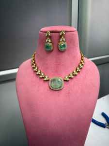 Conjunto de Collar Tradicional Indio de Primera Calidad, Estilo Minimalista, Complementa Todos los Atuendos, Perfecto para Fiestas y Bodas - Product Image 4