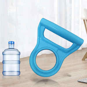 Mango de plástico HDPE reutilizable para botellas de agua grandes de 20 litros en multicolor para un agarre cómodo y un transporte fácil - Product Image 4