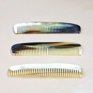 หวีเขาควายธรรมชาติทำด้วยมือแบบพรีเมี่ยมสำหรับผู้หญิงแฟชั่นวินเทจหรูหราเครื่องมือป้องกันไฟฟ้าสถิตย์ตัวเลือกส่วนบุคคล - Product Image 2