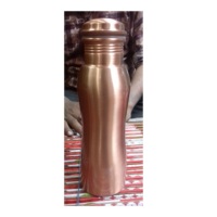 Bouteille d'eau en cuivre avec couvercle en forme de verre pour la maison, bouteille d'eau de taille personnalisée, avantages pour la santé pour l'entraînement de Yoga