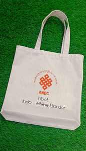 กระเป๋าผ้าแคนวาสทำจากผ้าฝ้ายเป็นมิตรกับสิ่งแวดล้อมพร้อมด้ามจับยาวดีไซน์พับเก็บได้ออกแบบโลโก้ตามต้องการสำหรับฤดูร้อนชายหาดงานแต่งงานเล่นกีฬาช้อปปิ้ง - Product Image 2