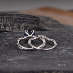 แหวนแยกก้านแซฟไฟร์สีฟ้าตัดเป็นวงแหวนเพชรโมอิสคู่คู่แหวน2วงสีทองขาว10K - Product Image 5