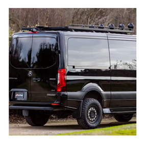 2020 B e n z Sprinter 2500 18,000 Millas Signature 4x4 4WD Furgoneta de Lujo Convertida Negra Motor Turbo V6 Potencia 4000kg Carga Útil Origen EE. UU. - Product Image 1