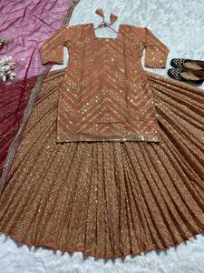 El más vendido Diseño étnico extremo Lehenga Top en nuevo estilo elegante Bordado de secuencia de 5mm Vestido de fiesta de trabajo Precio al por mayor - Product Image 2