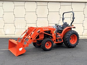 Tractor Agrícola ZT 155 Diésel de 40 HP 4WD con Caja de Cambios Automática, Bomba y Rodamientos para Uso Agrícola - Product Image 2