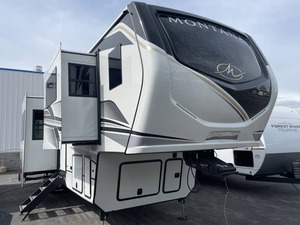 Meilleure vente : Nouvelle caravane d'occasion confortable Keystone Montana 3941FO 2025 à vendre - Product Image 1