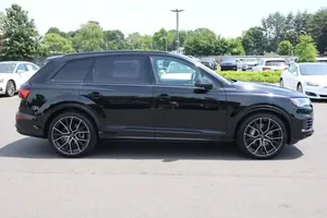 Audi Q7 2023 en parfait état - Product Image 3