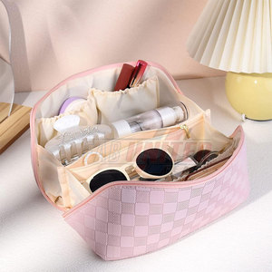 Sac de pochette en cuir à fermeture éclair pour dames à la mode Motif en relief chic et finition polie Accessoire élégant réutilisable - Product Image 4