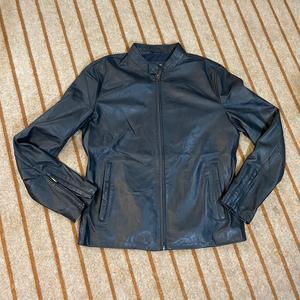 Veste en cuir véritable pour femme avec motif solide à fermeture éclair logo tissé pour la saison de printemps ou d'hiver - Product Image 2