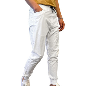 Pantalones deportivos suaves y transpirables para hombre, ropa deportiva con tejido que permite el flujo de aire, ajuste cómodo y elástico, ideales para deportes, entrenamientos y uso casual. - Product Image 3