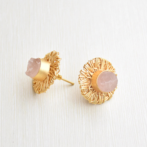 Boucles d'oreilles en perles de laiton en gros, boucles d'oreilles en pierre organique, finition en laiton satiné, design bohème chic, qualité d'exportation en vrac - Product Image 6