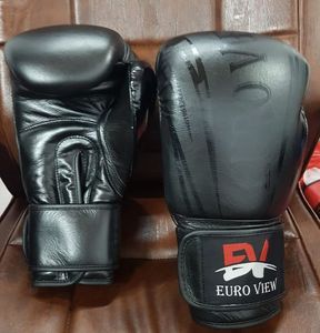 Guantes de boxeo de cuero PU de color con logotipo personalizado para artes marciales, Equipo de Boxeo fabricado con durabilidad de alta visibilidad - Product Image 6