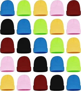 Vente en ligne de bonnets d'hiver unisexes en jacquard design personnalisé en acrylique souple chapeaux pour marque personnalisée OEM bonnets tricotés - Product Image 1