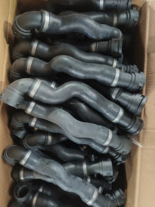 7H0145555C pour Audi VW <span class=keywords><strong>Transporter</strong></span> <span class=keywords><strong>T5</strong></span> Multivan <span class=keywords><strong>T5</strong></span> 2.5Tdi Intercooler <span class=keywords><strong>Turbo</strong></span> Tuyau de Refroidissement - Product Image 2