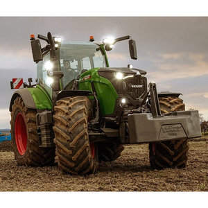 Tractor agrícola de servicio pesado con motor diésel de nivel 4 final, reposabrazos multifunción y compatibilidad con ISOBUS - Product Image 2