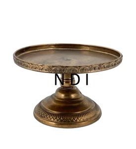 Vente chaude Maison & Hôtel Vaisselle Décoration Gâteau Stand Hôtel Restaurant Décoration Antique Finition En Métal Gâteau Stand - Product Image 1
