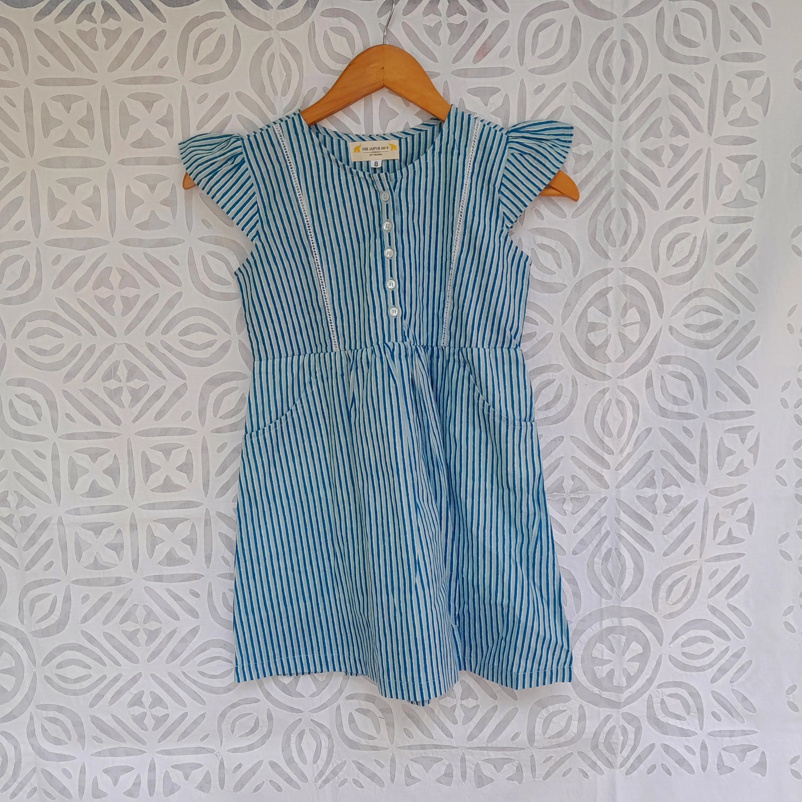 Abito per bambini in cotone firmato all'ingrosso con chiusura a bottone in pizzo con chiusura frontale con abiti tascabili abito Casual bohémien per bambina