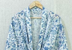 2025 nouveauté Robe en Satin pour femmes taille unique imprimé fleuri Satin Kimono vêtements de nuit longs cordon fermeture poche vente chaude - Product Image 3